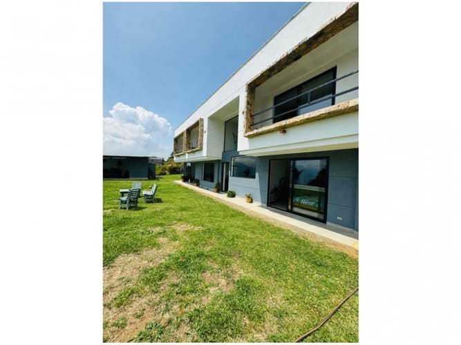 Casa de 4 alcobas en venta en Perez, Bello · foto 2 de 24
