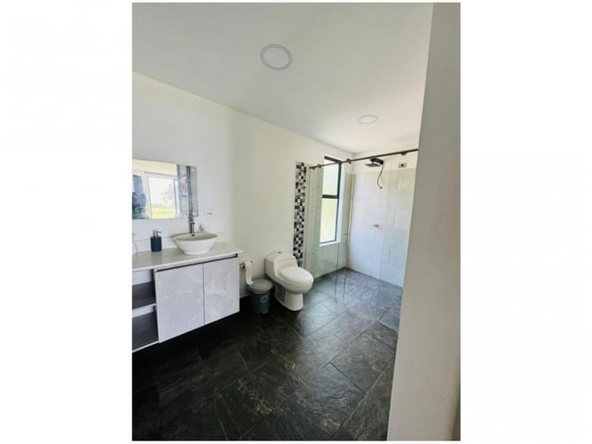 Casa de 4 alcobas en venta en Perez, Bello · foto 21 de 24