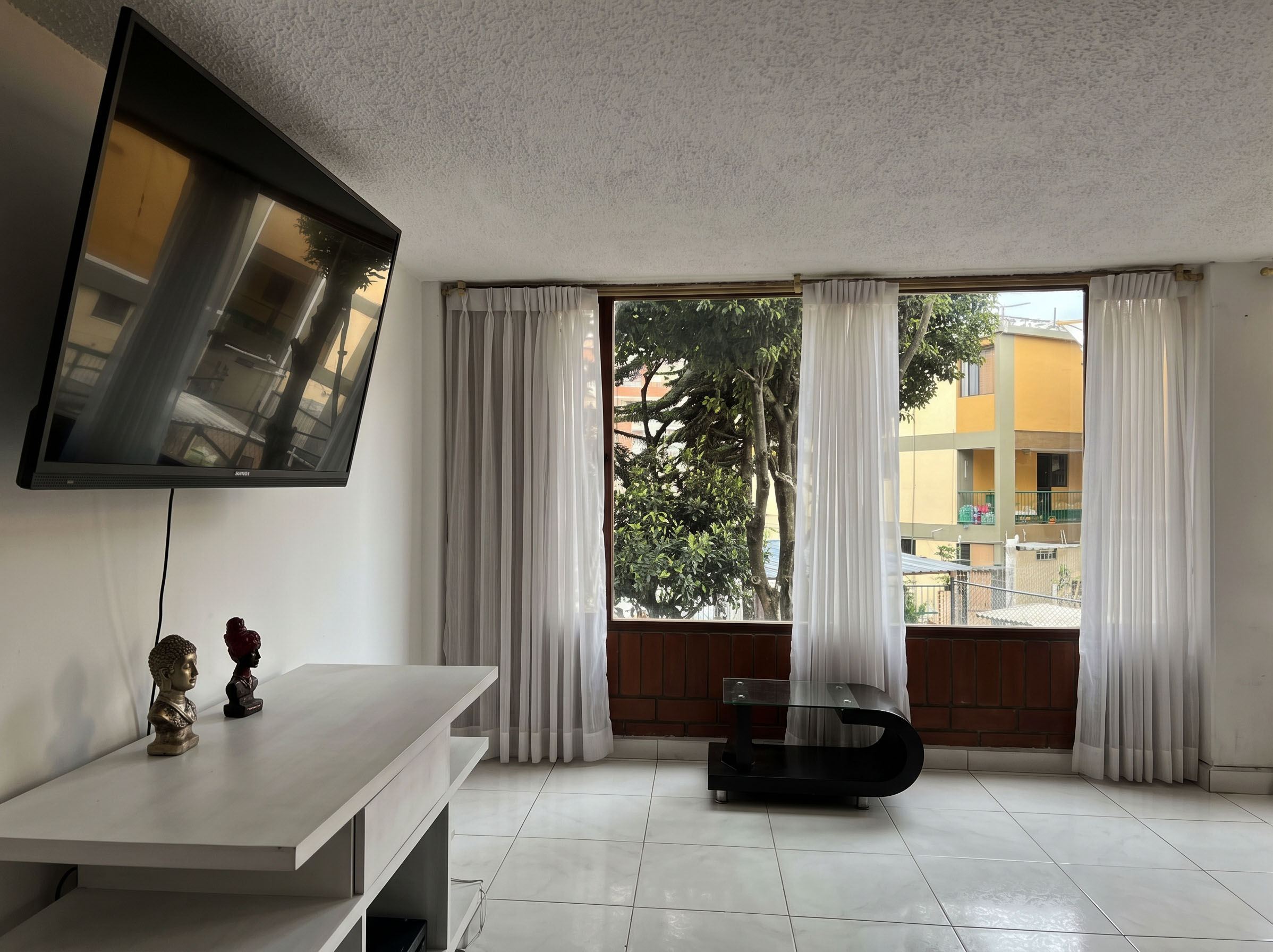 Apartamento en venta en Villa Del Prado, Bogotá · foto 2 de 17