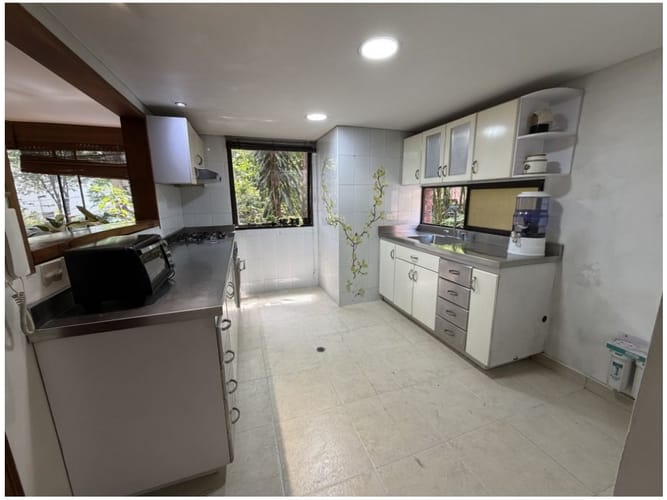 Apartamento de 3 alcobas en venta en Las Lomas, Medellín, 174 m² · foto 7 de 23