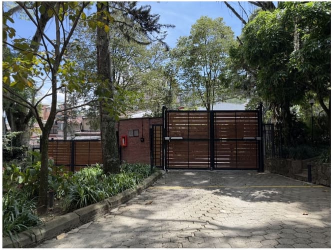 Apartamento de 3 alcobas en venta en Las Lomas, Medellín, 174 m² · foto 20 de 23