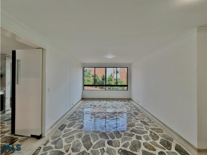 Apartamento de 3 alcobas en venta en El Poblado, Medellín, 143 m² · foto 3 de 13