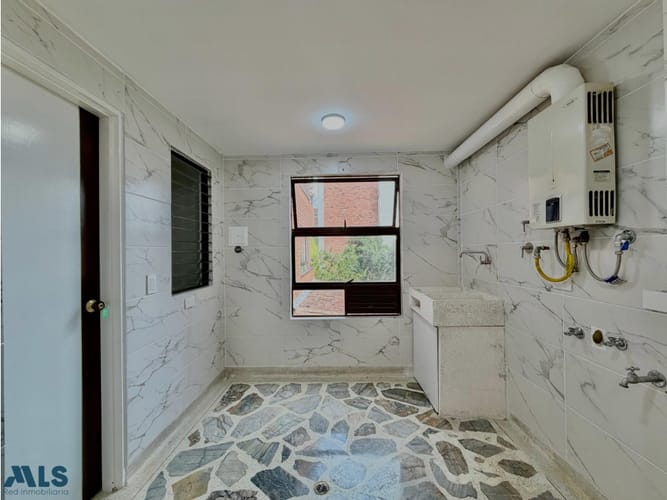 Apartamento de 3 alcobas en venta en El Poblado, Medellín, 143 m² · foto 6 de 13