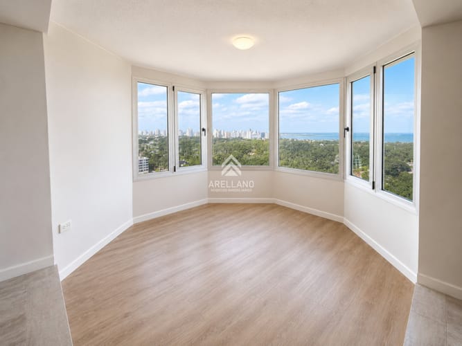 Alquiler Anual Apartamento de 3 Dormitorios, Reciclado, Sin Muebles, sobre Roosevelt Punta del Este · Foto 5