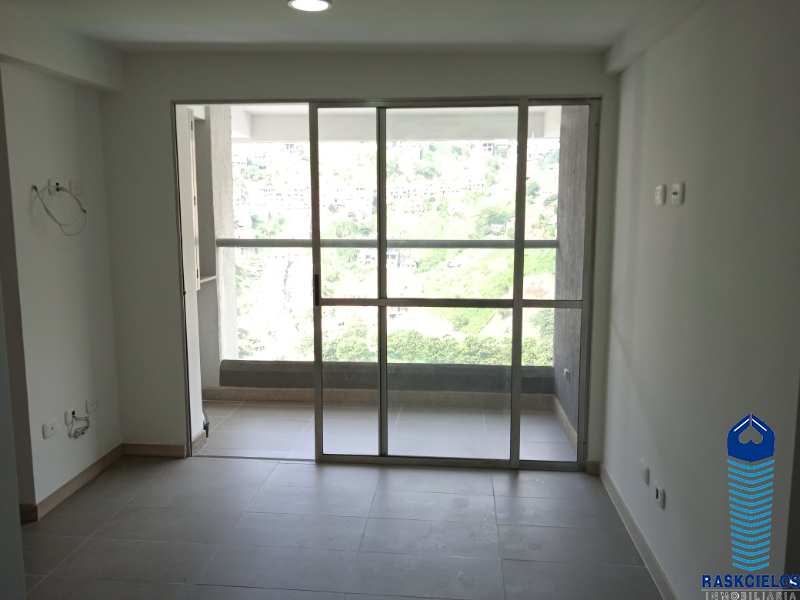 Apartamento en Arriendo en Loma de los bernal, Medellín