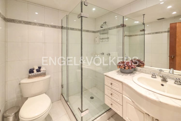 Apartamento en venta en Santa Barbara Central, Bogotá · foto 8 de 11