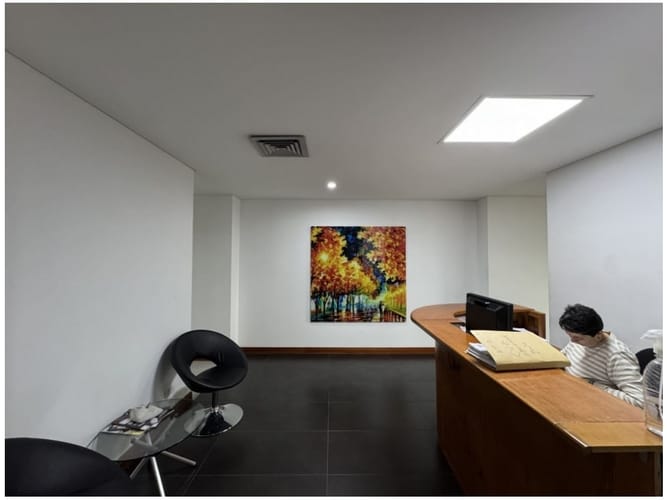 Oficina en venta en La Aguacatala, Medellín, 135 m² · foto 2 de 21