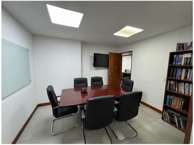 Oficina en venta en La Aguacatala, Medellín, 135 m² · foto 4 de 21