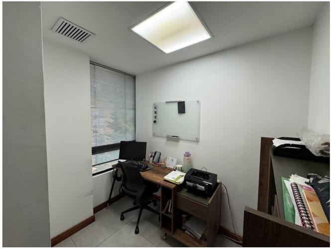 Oficina en venta en La Aguacatala, Medellín, 135 m² · foto 11 de 21
