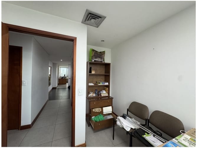 Oficina en venta en La Aguacatala, Medellín, 135 m² · foto 12 de 21