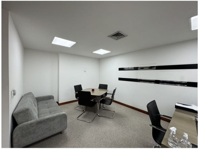 Oficina en venta en La Aguacatala, Medellín, 135 m² · foto 16 de 21