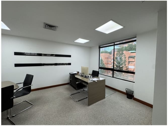 Oficina en venta en La Aguacatala, Medellín, 135 m² · foto 17 de 21
