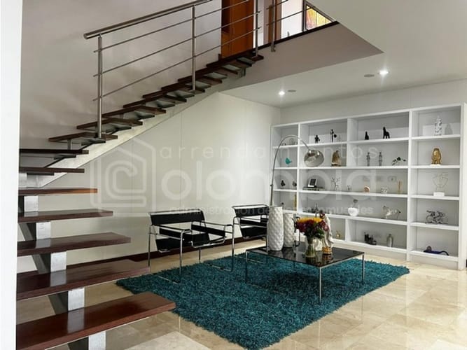 Casa de 3 alcobas en venta en Loma Del Escobero, Envigado, 360 m² · foto 9 de 24