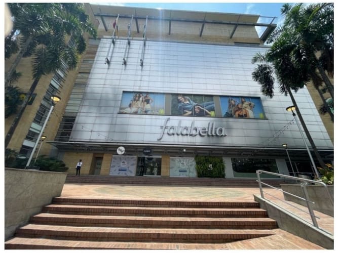 Local en venta en El Poblado, Medellín, 40 m² · foto 2 de 7