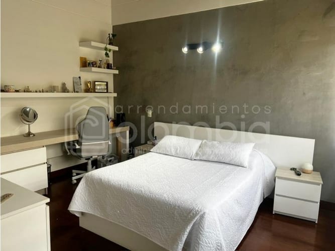 Casa de 3 alcobas en venta en Loma Del Escobero, Envigado, 360 m² · foto 15 de 24