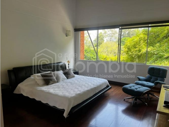 Casa de 3 alcobas en venta en Loma Del Escobero, Envigado, 360 m² · foto 18 de 24