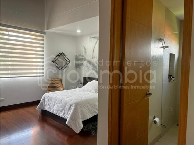 Casa de 3 alcobas en venta en Loma Del Escobero, Envigado, 360 m² · foto 19 de 24
