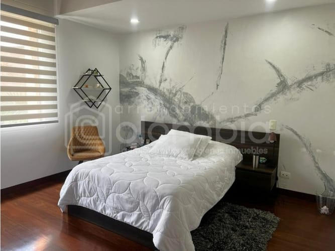 Casa de 3 alcobas en venta en Loma Del Escobero, Envigado, 360 m² · foto 20 de 24