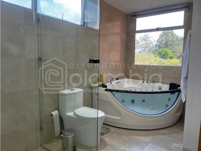 Casa de 3 alcobas en venta en Loma Del Escobero, Envigado, 360 m² · foto 24 de 24