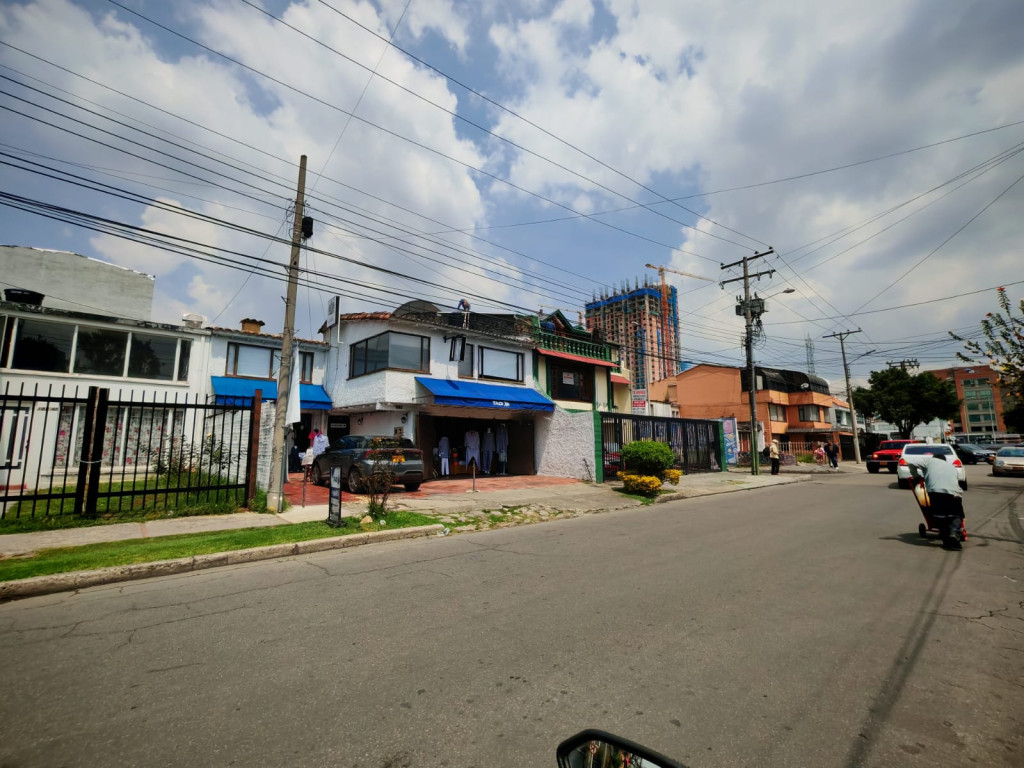 Casa en venta en San Nicolas, Bogotá · foto 2 de 4