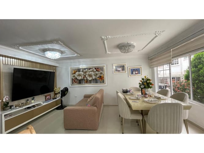 Casa de 5 alcobas en venta en Granjas De Provenza, Bucaramanga, 180 m² · foto 4 de 22