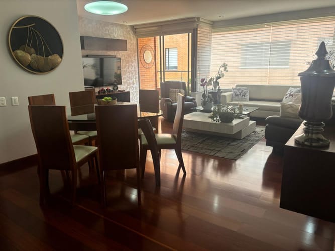 Apartamento de 3 alcobas en venta en Santa Barbara Occidental, Bogotá, 110 m² · foto 3 de 24
