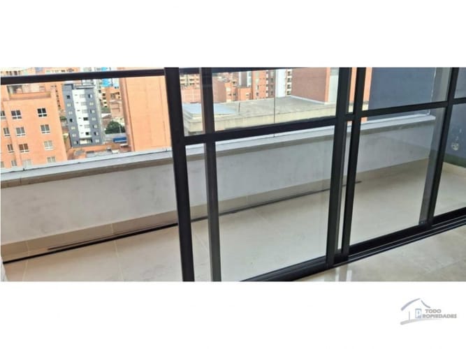 Apartamento de 3 alcobas en venta en Naranjal, Medellín, 84 m² · foto 2 de 17