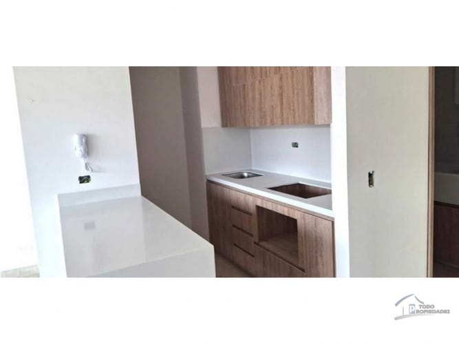 Apartamento de 3 alcobas en venta en Naranjal, Medellín, 84 m² · foto 4 de 17