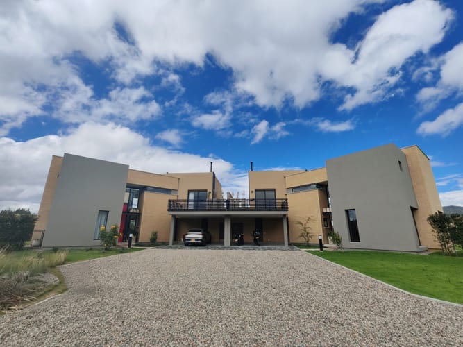 Casa de 4 alcobas en venta en Pueblo Viejo, Cota, 220 m² · foto 2 de 24