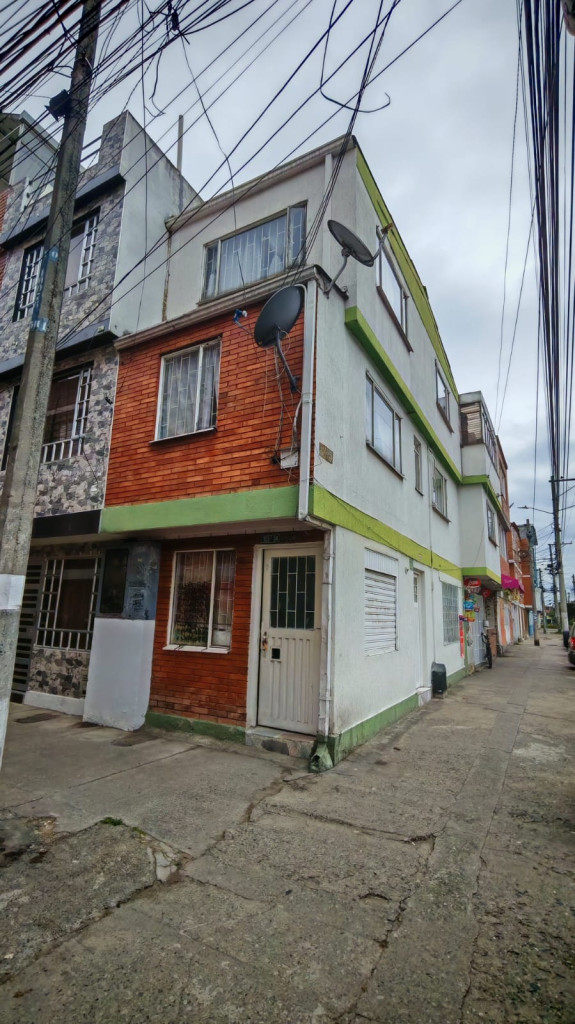 Casa en venta en Costa Azul, Bogotá · foto 2 de 21