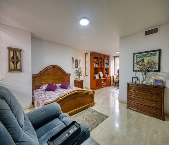 Apartamento de 3 alcobas en venta en Bellavista, Cali, 260 m² · foto 15 de 19