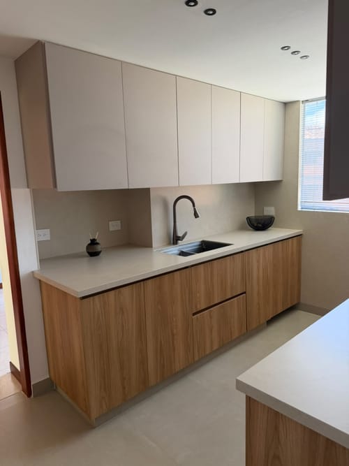 Casa de 4 alcobas en venta en Loma De Las Brujas, Envigado, 379 m² · foto 2 de 23