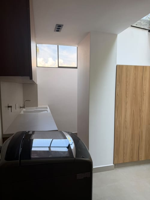 Casa de 4 alcobas en venta en Loma De Las Brujas, Envigado, 379 m² · foto 4 de 23