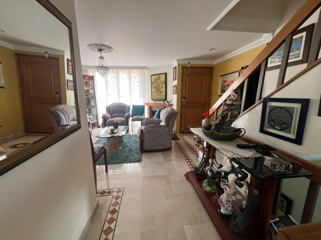 Casa en venta en Cedritos, Bogotá · foto 2 de 24