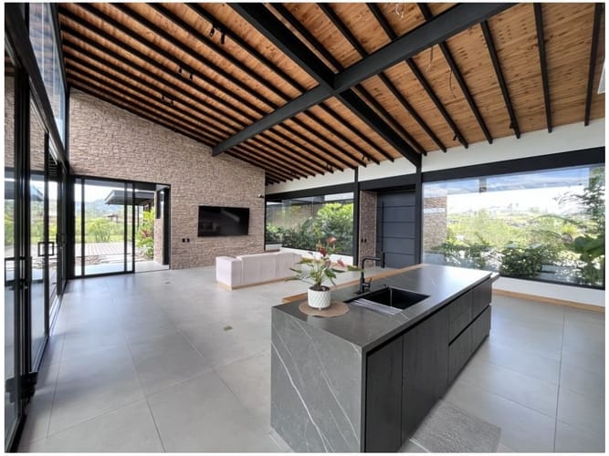 Casa de 4 alcobas en venta en Pantanillo, El Retiro, 416 m² · foto 2 de 17