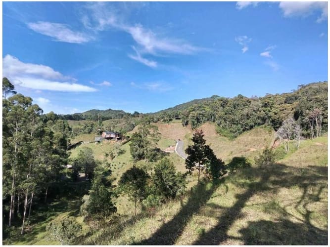 Lote en venta en Amapola, El Retiro, 2416 m² · foto 5 de 6