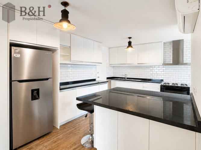 Venta y alquiler anual de amplio apartamento de tres dormitorios completamente reciclado sobre Roosevelt, Punta del Este · Foto 8