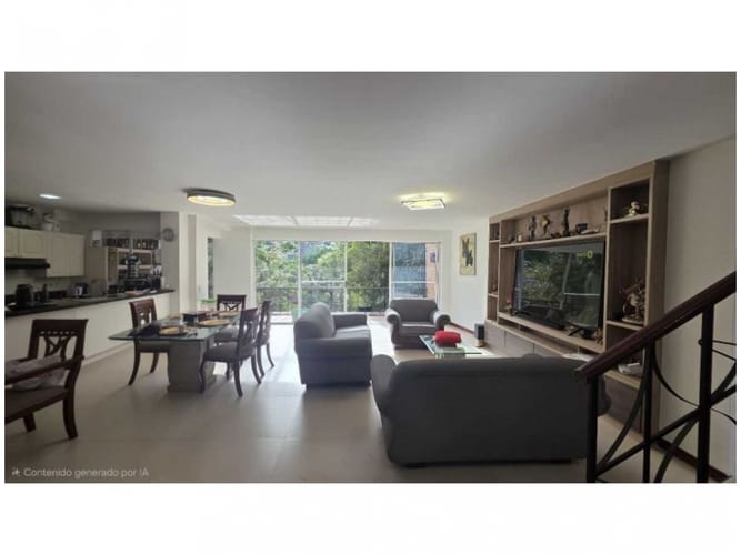 Casa en venta en Loma De Las Brujas, Envigado · foto 2 de 24