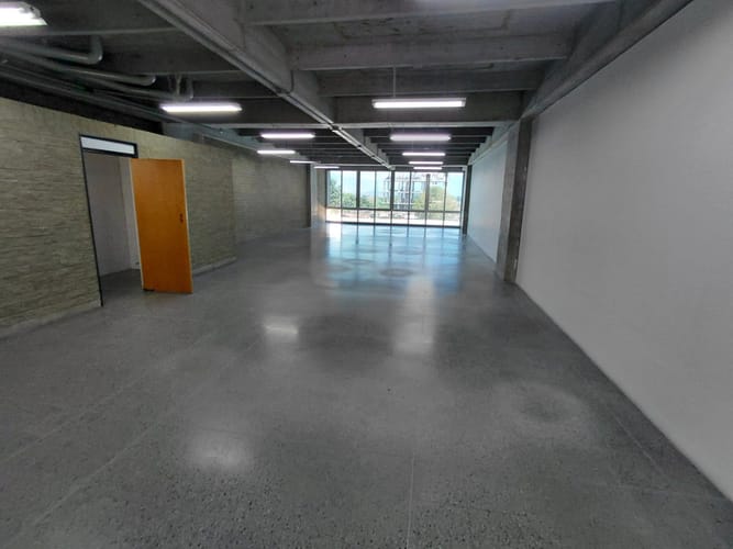 Oficina en arriendo en Rodeo Alto, Medellín, 176 m² · foto 9 de 12