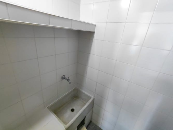 Oficina en arriendo en Rodeo Alto, Medellín, 176 m² · foto 11 de 12