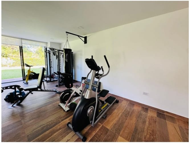 Casa de 6 alcobas en venta en Llano Grande, Rionegro · foto 9 de 24