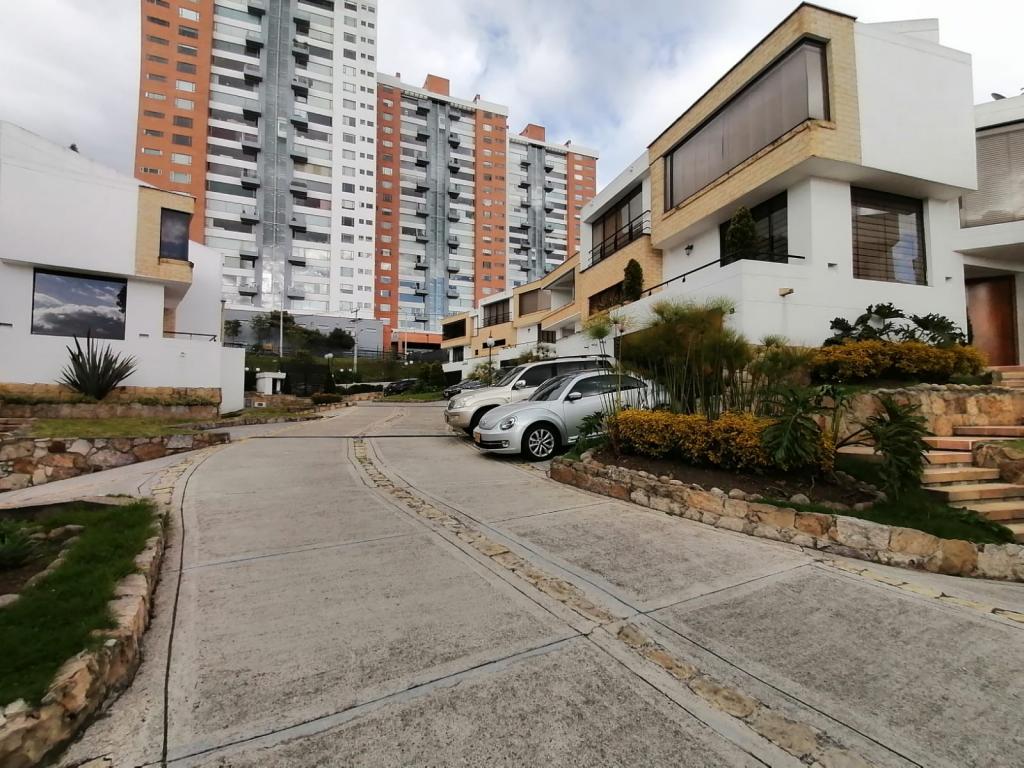 Casa en venta en Bosques Del Marques, Bogotá · foto 3 de 24