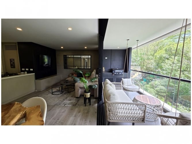 Apartamento de 2 alcobas en venta en El Poblado, Medellín, 102 m² · foto 3 de 21
