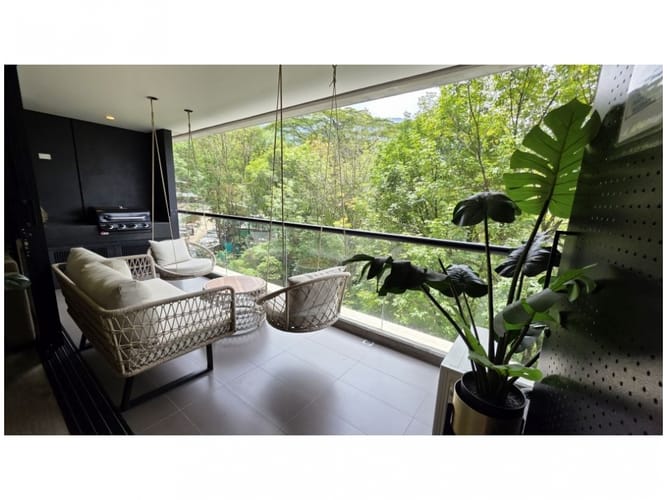 Apartamento de 2 alcobas en venta en El Poblado, Medellín, 102 m² · foto 4 de 21
