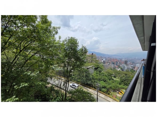 Apartamento de 2 alcobas en venta en El Poblado, Medellín, 102 m² · foto 5 de 21