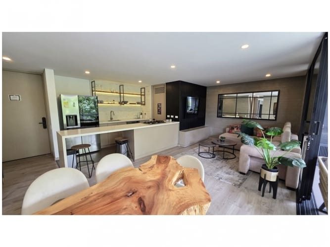 Apartamento de 2 alcobas en venta en El Poblado, Medellín, 102 m² · foto 6 de 21