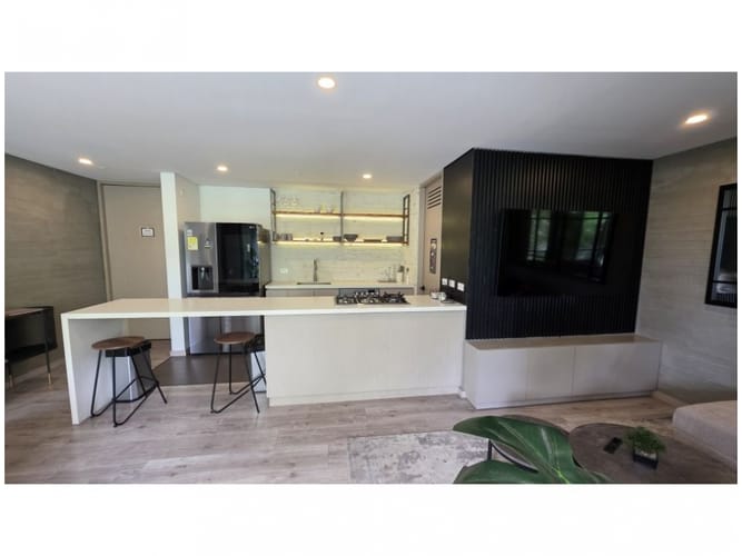 Apartamento de 2 alcobas en venta en El Poblado, Medellín, 102 m² · foto 8 de 21