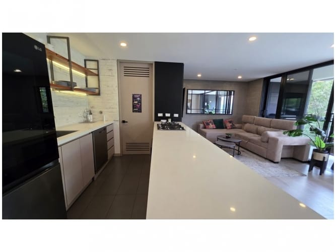 Apartamento de 2 alcobas en venta en El Poblado, Medellín, 102 m² · foto 9 de 21