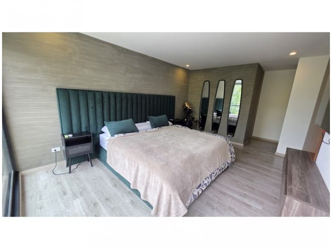 Apartamento de 2 alcobas en venta en El Poblado, Medellín, 102 m² · foto 16 de 21