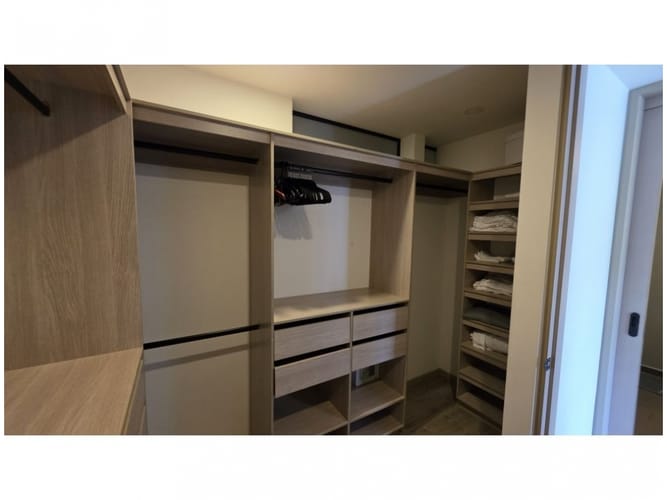 Apartamento de 2 alcobas en venta en El Poblado, Medellín, 102 m² · foto 18 de 21